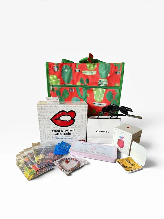 CHANEL Other - MRS215 “That’s What She Said” Show Bundle